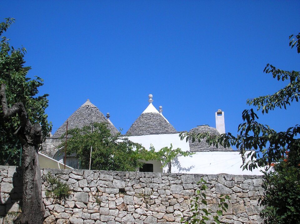 Cisternino trulli walls