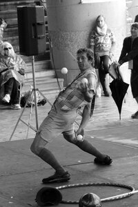 Performance juggling concentration photo