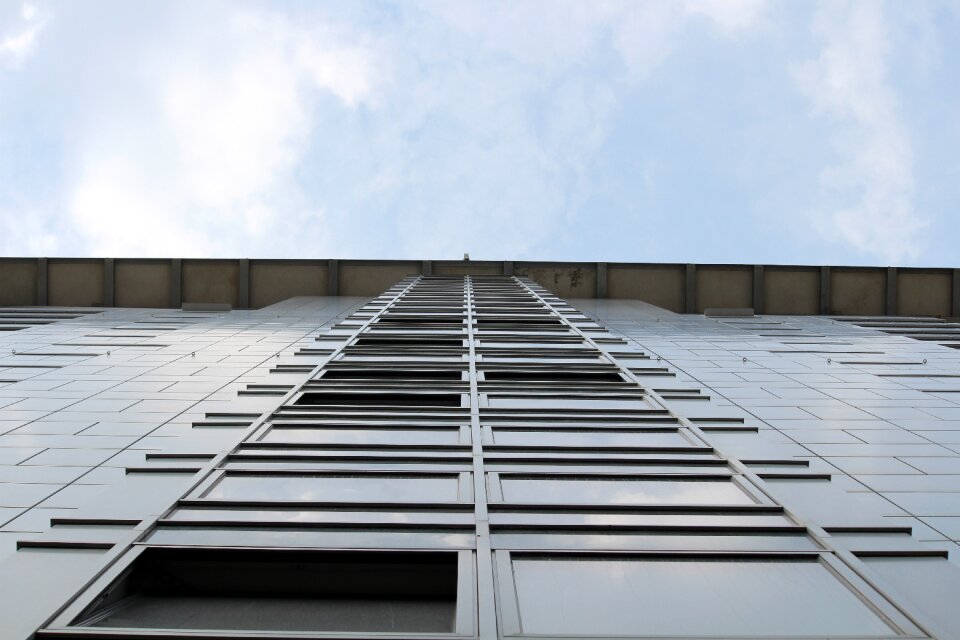 Building facade glass