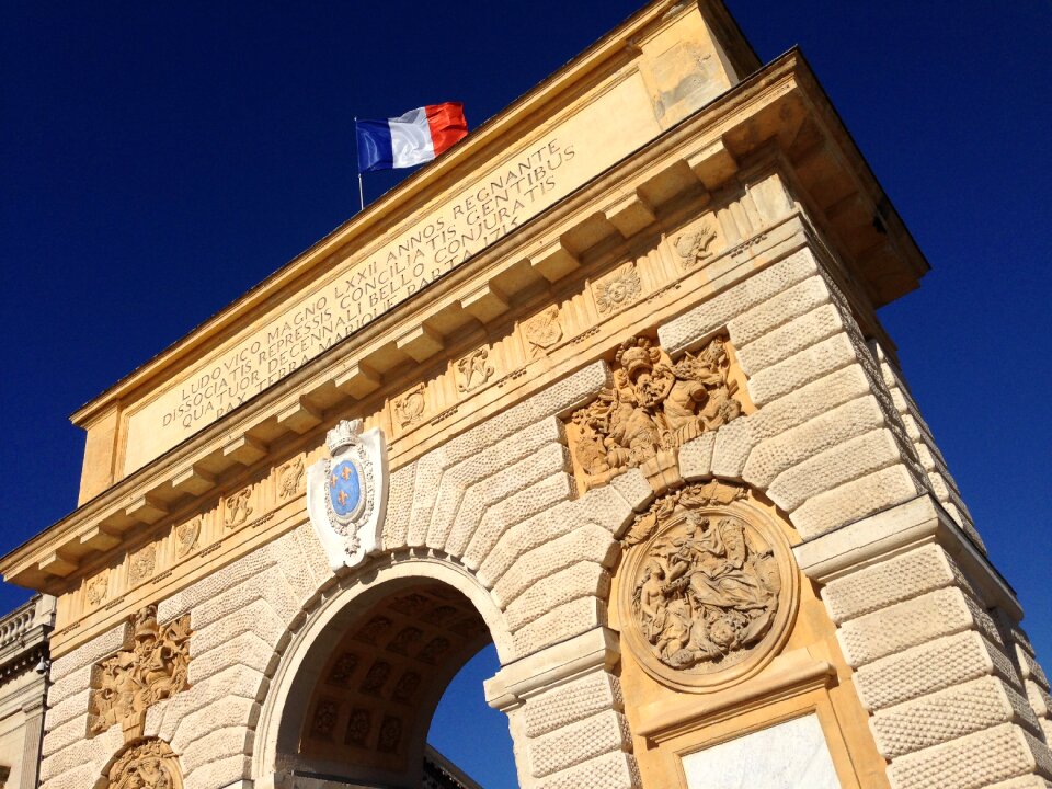 Triumphal arch building architecture