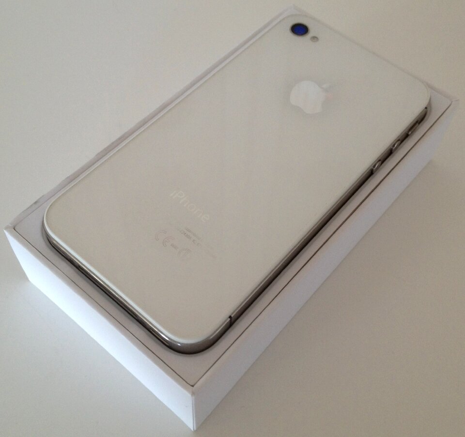 Iphone 4s smartphone back