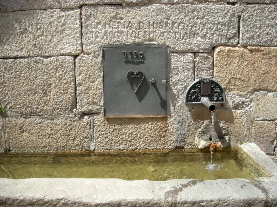 Brown fountain water