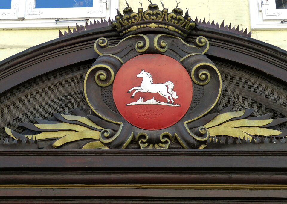 Truss facade historically