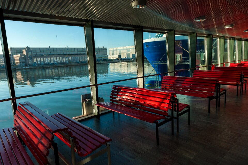 Passengers reflection ships
