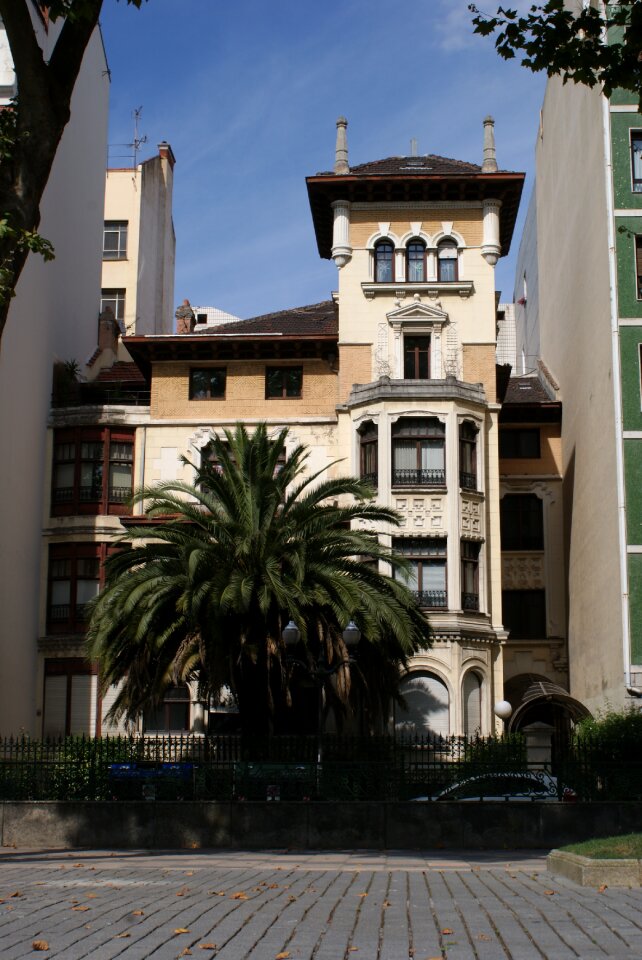 Palacete streets summer