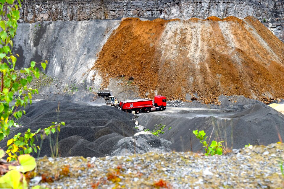 Truck wheel loader vehicle
