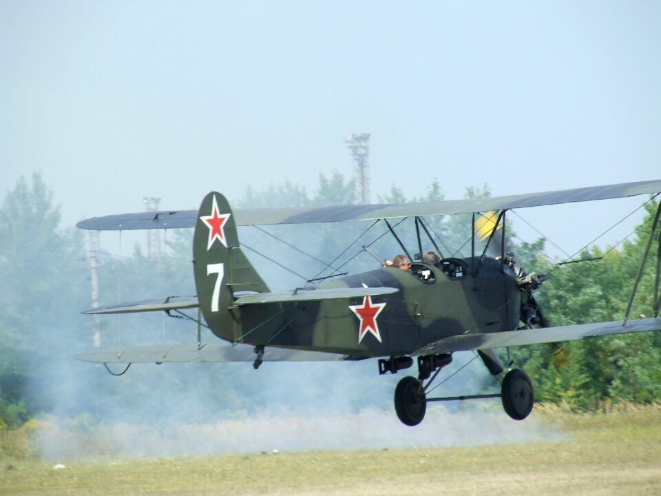 Po-2 fighter jet aerobatic flights