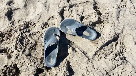 Sand flip flops heat photo