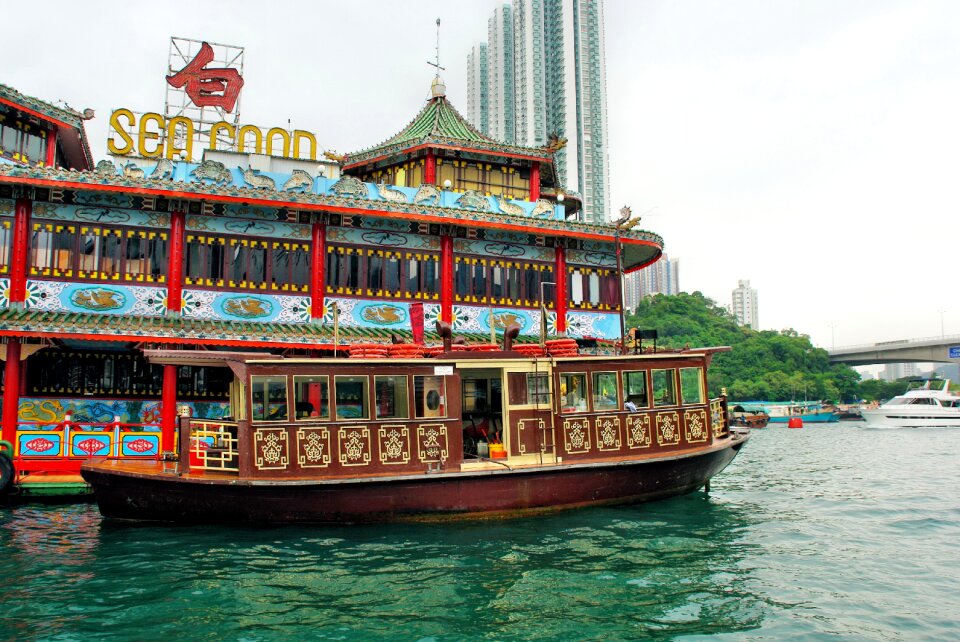 Victoria restaurant sea
