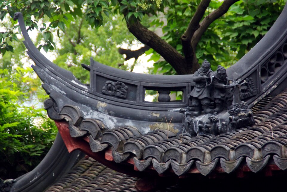 China roofing roof sculpture