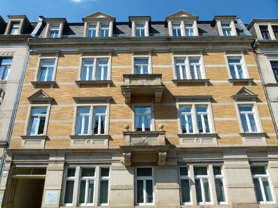 Monument house building