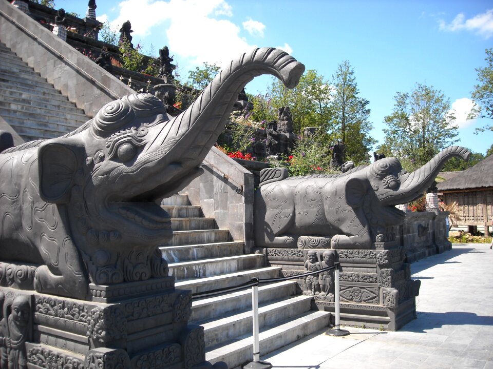 Stairs steps stone animals