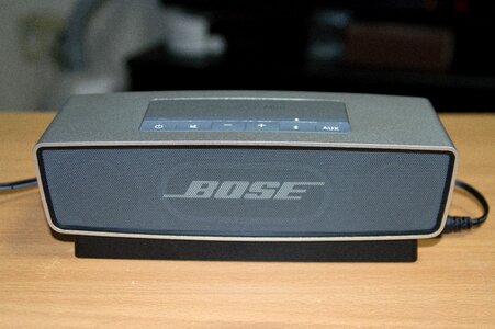 Speaker wireless sound
