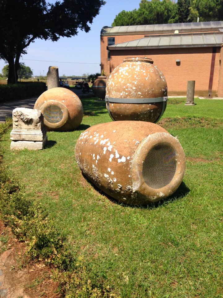 Wine barrel ancient times etruscan