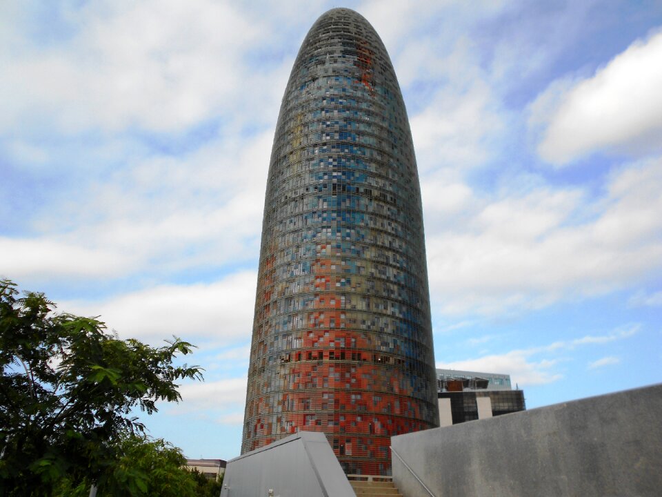 Torre agbar barcelona