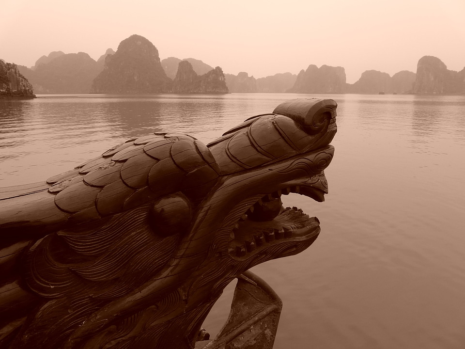 Halong bay vietnam dragon
