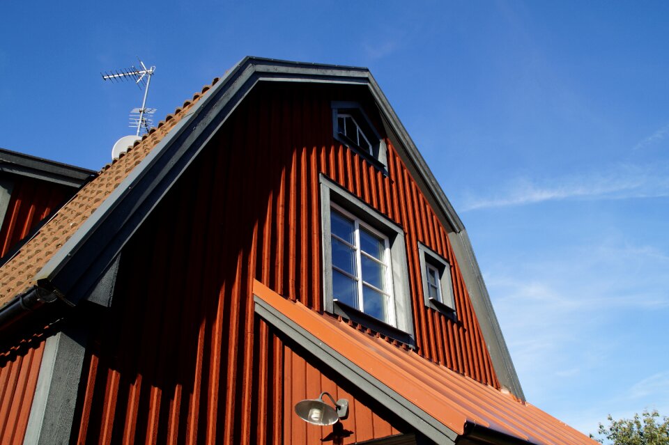 City road train wooden houses