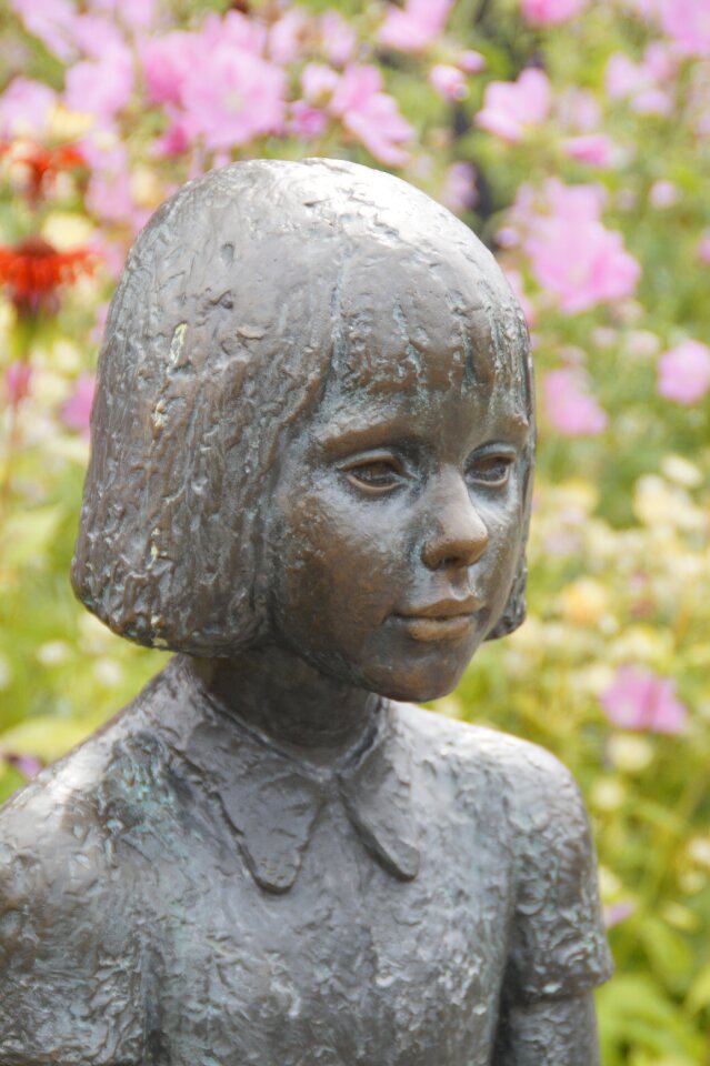 Sculpture small child