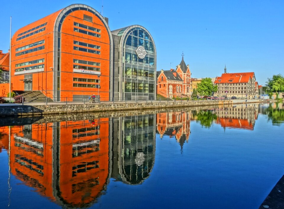 Building architecture reflection photo