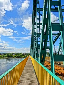 Crossing metal historic