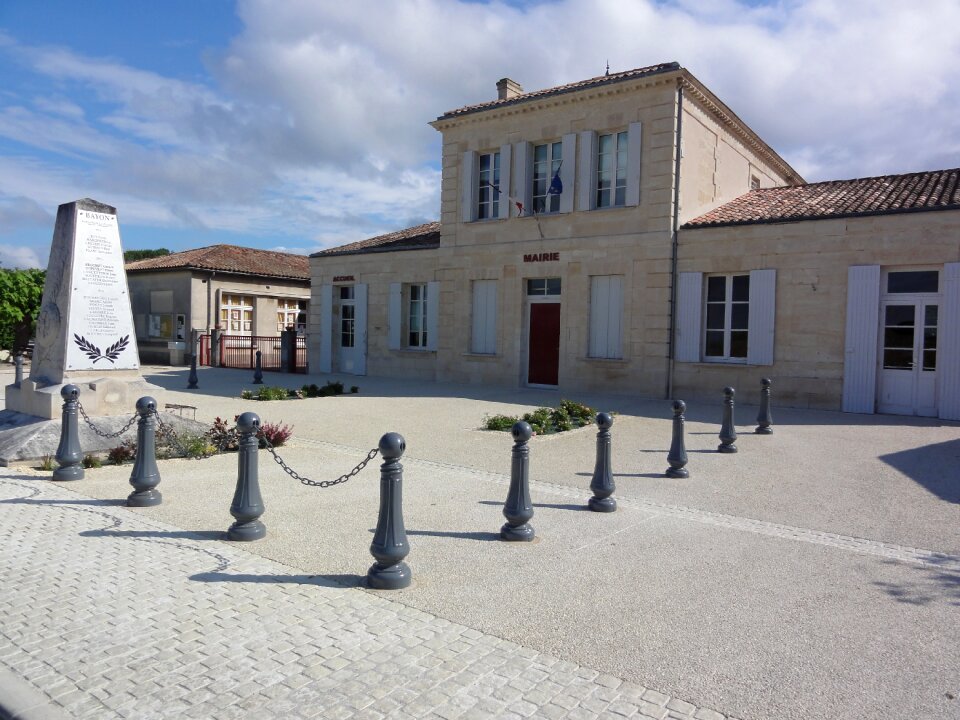 Building front sqaure