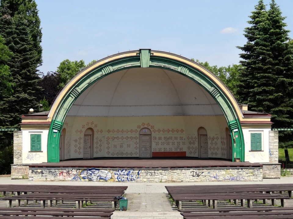Outdoor park entertainment