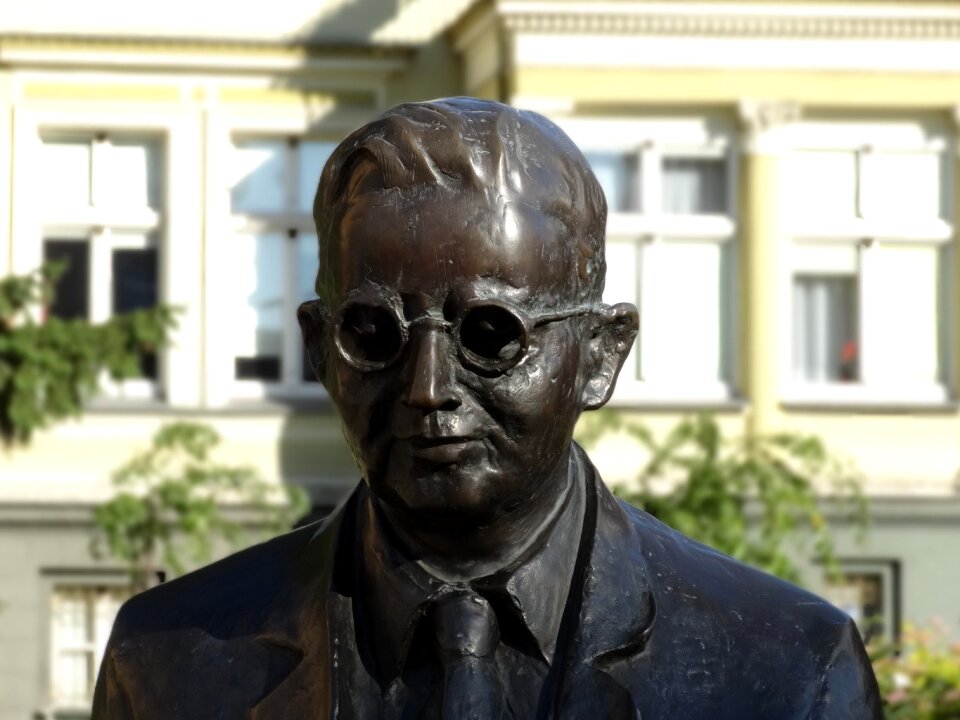 Sculpture figure statue