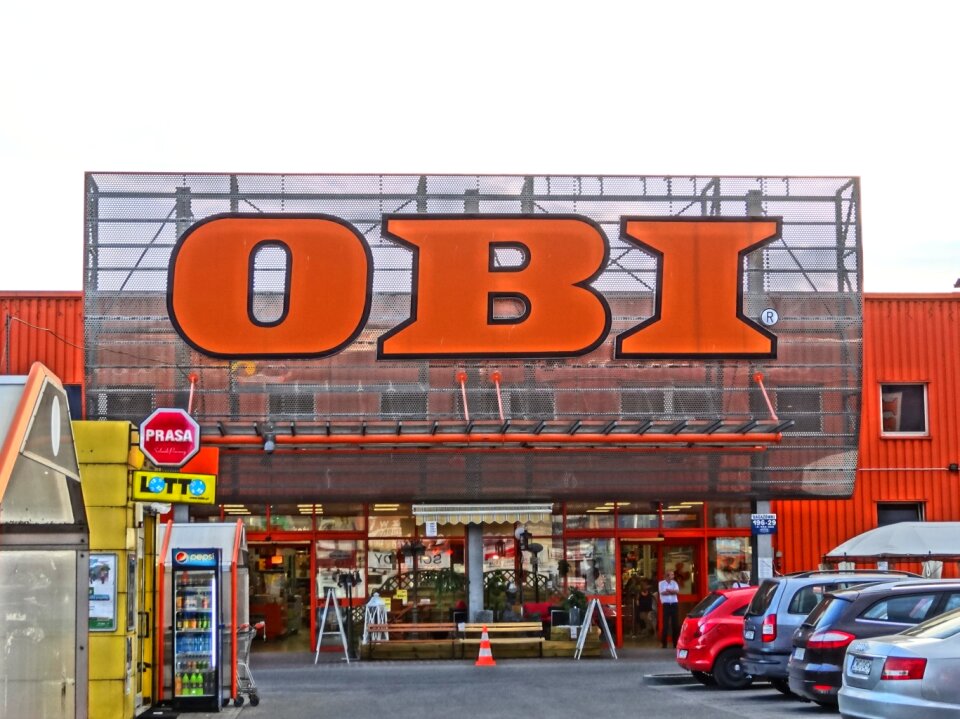 Shop entrance parking lot