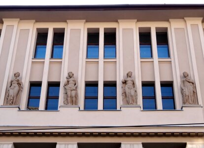 Windows art nouveau exterior