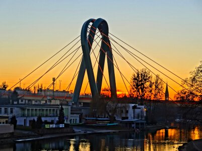 Pylon university river