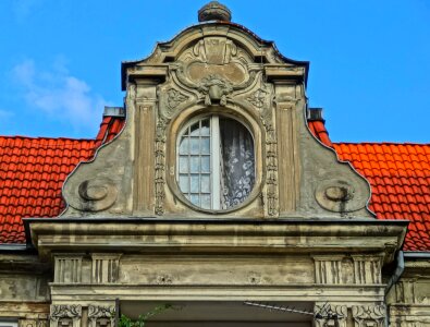 Gable relief window