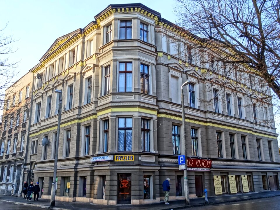 Architecture relief building