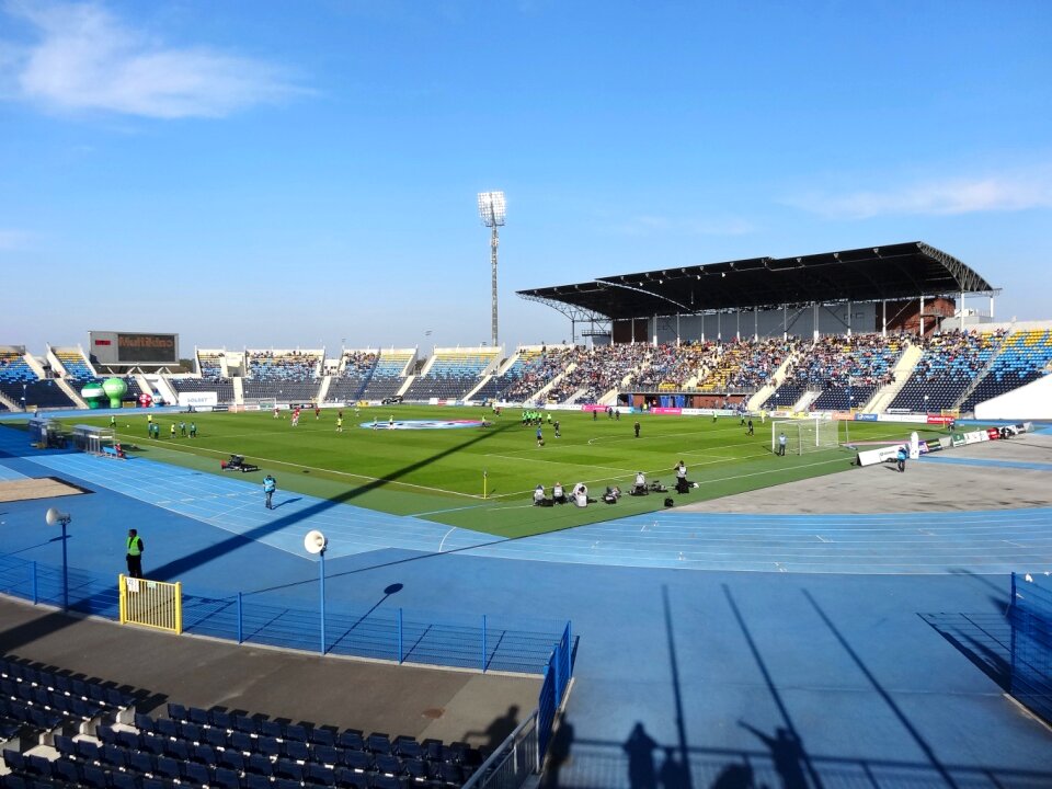 Field sports venue