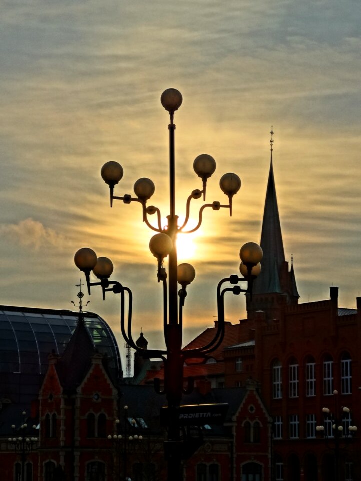 Silhouettes sunrise urban