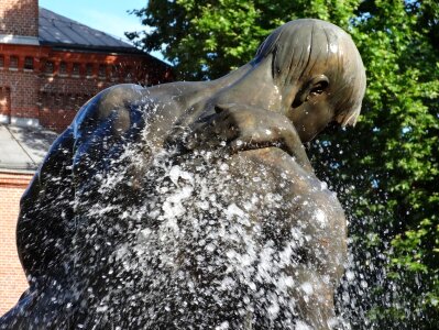 Sculpture statue water photo