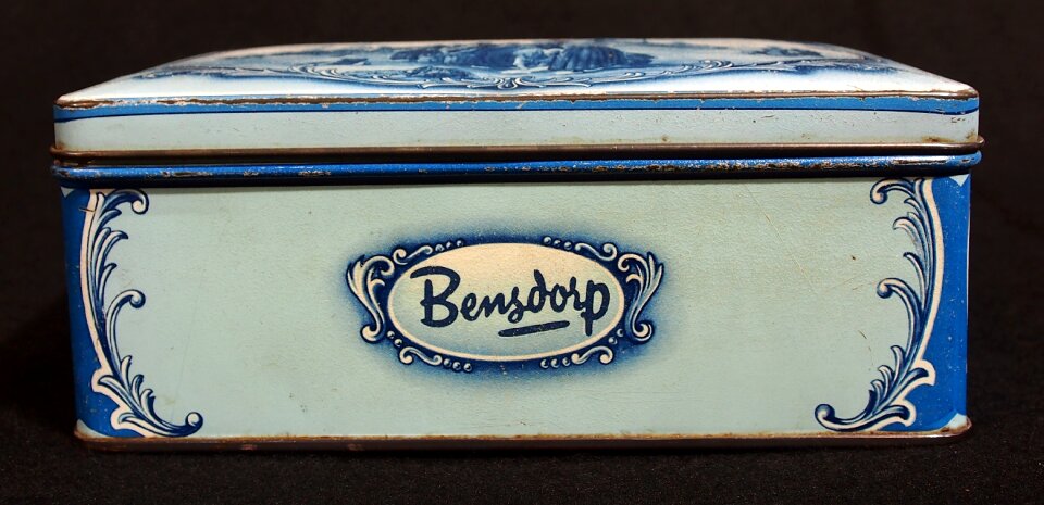 Tin package old