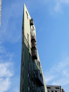Corner house building air