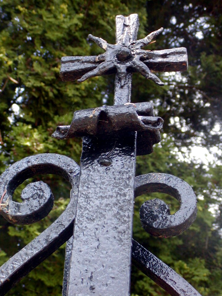 Sign ornamental gate