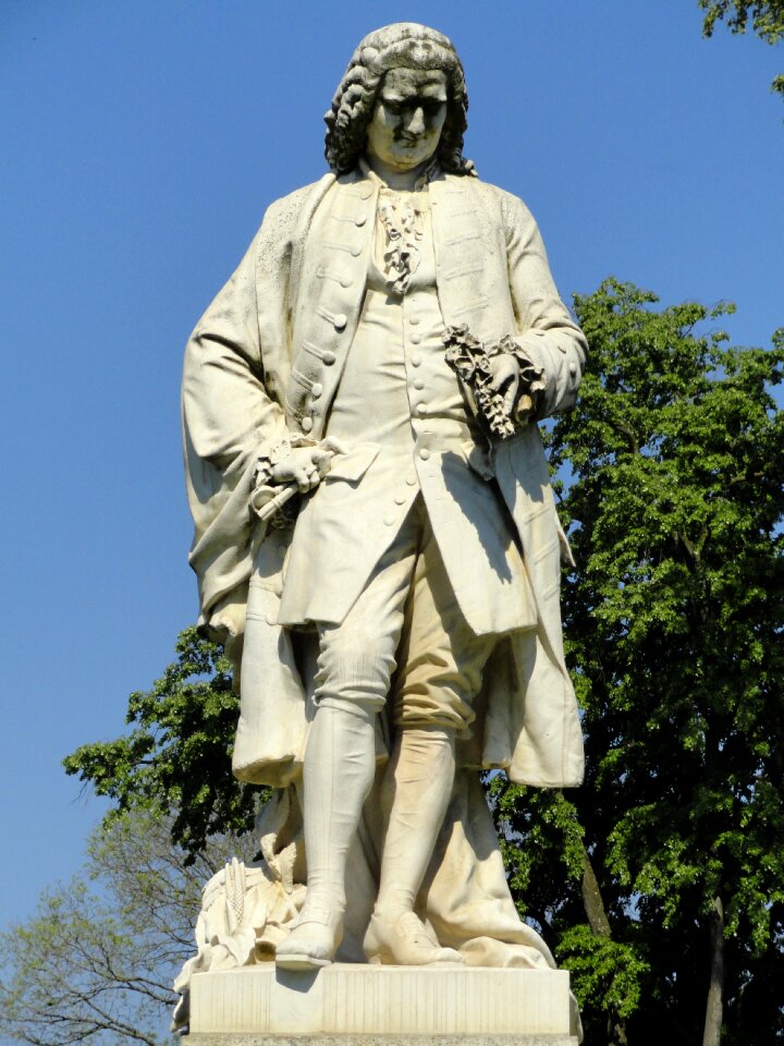 Monument france statue