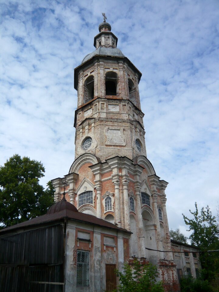 Monument spire steeple
