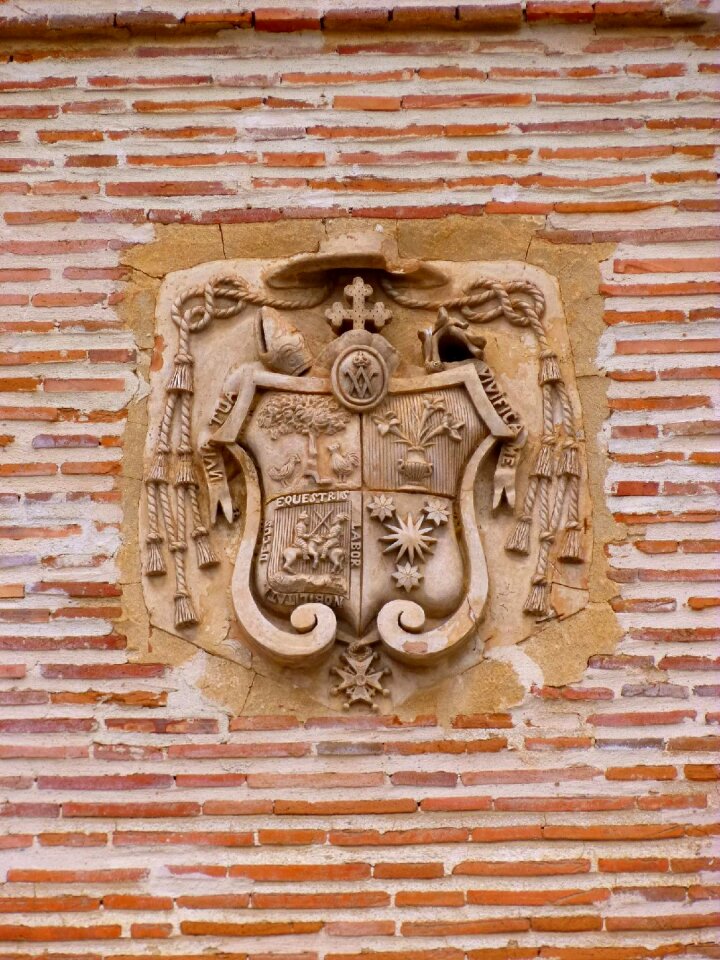 Relief emblem symbol