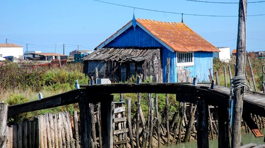 House fisherman river photo