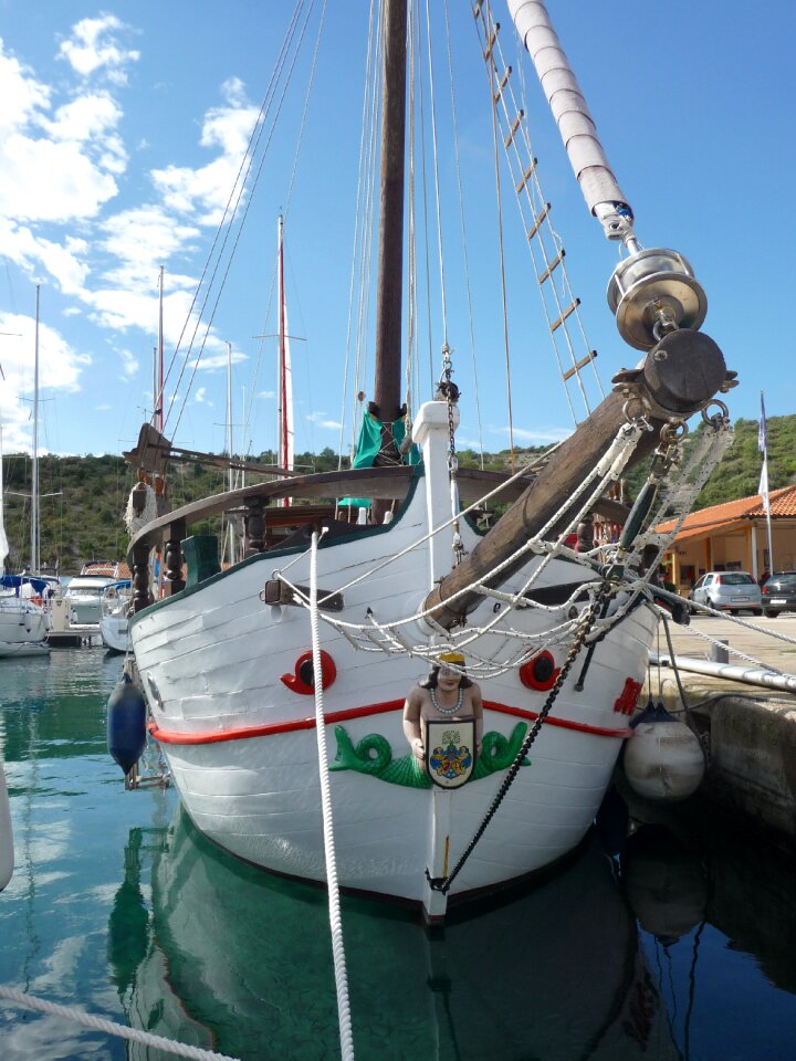 Ship cutter port photo