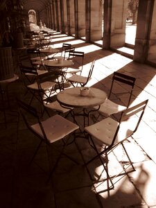 Barcelona chairs passage
