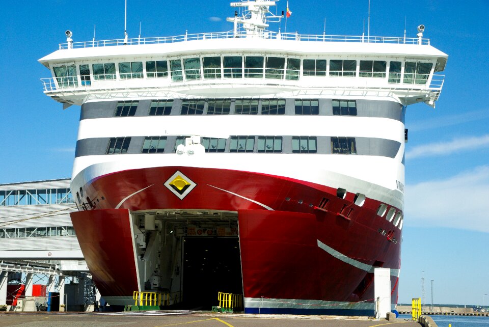 Ferry bridges boat
