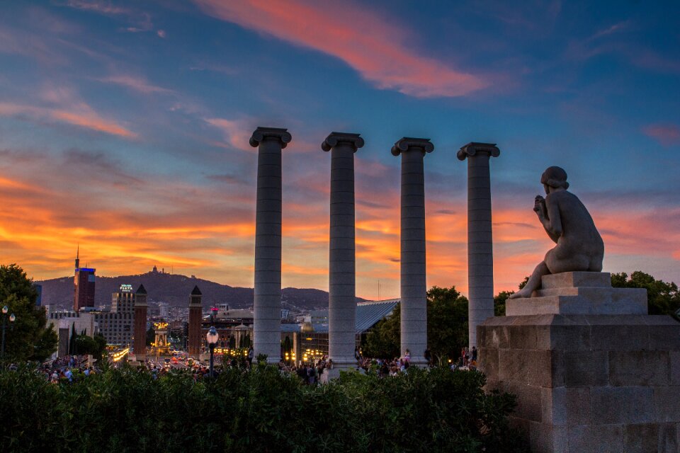 Montjuic plaza españa sunset