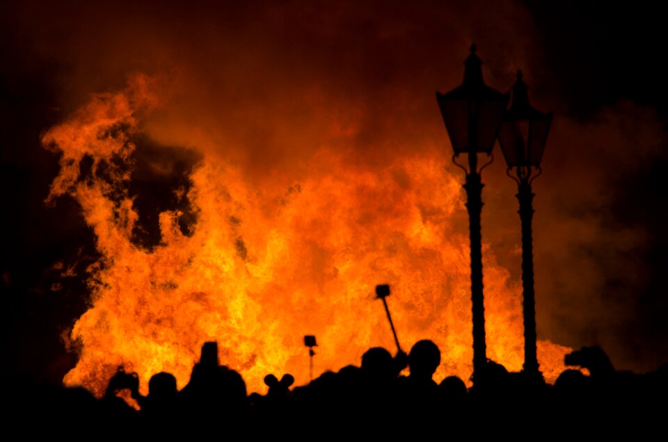 Fire pyrotechnic red