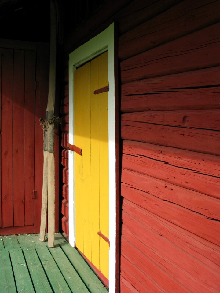 Door hut perspective