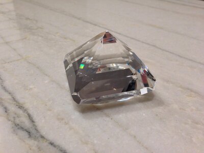 Jewel transparent facet