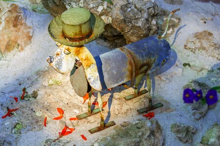 Hat background rust